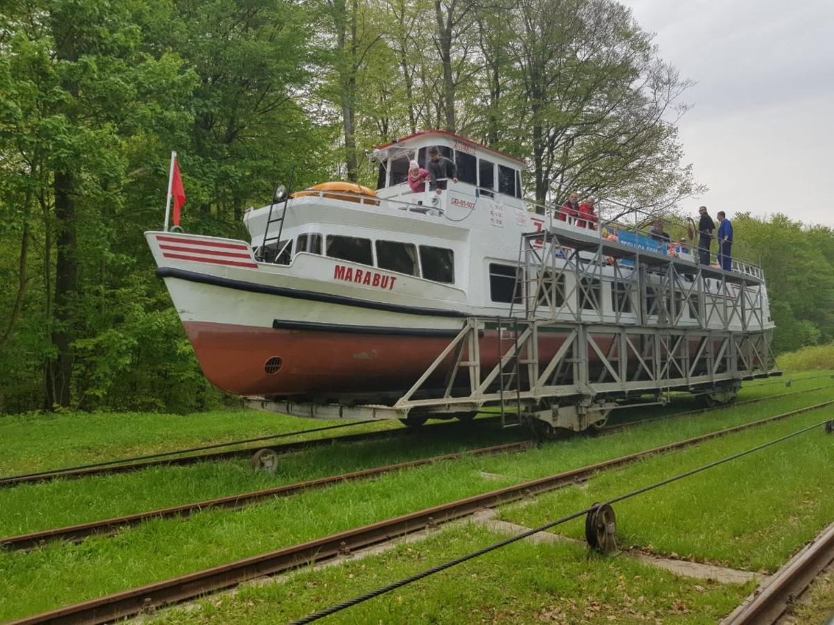 Hotelik 51 Pasłęk Exteriör bild